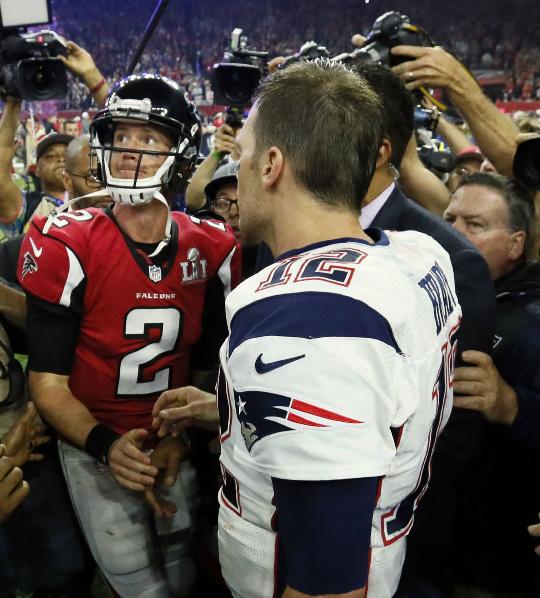 Matt Ryan and Tom Brady shake hands after the game.