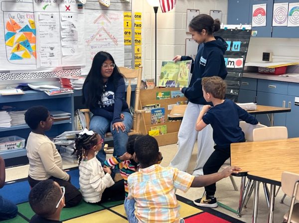 Teacher Academy Students Celebrate Read Across America at Jackson Road Elementary